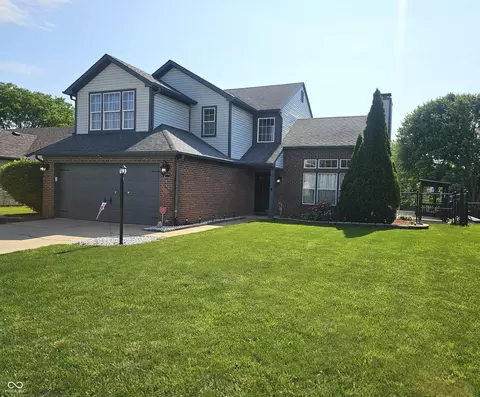5555 Cherry Field Dr, Indianapolis, IN 46237