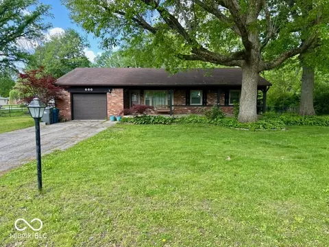 318 Kirk Dr W, Indianapolis, IN 46234