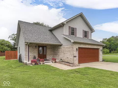 1022 S Teresa Dr, Martinsville, IN 46151