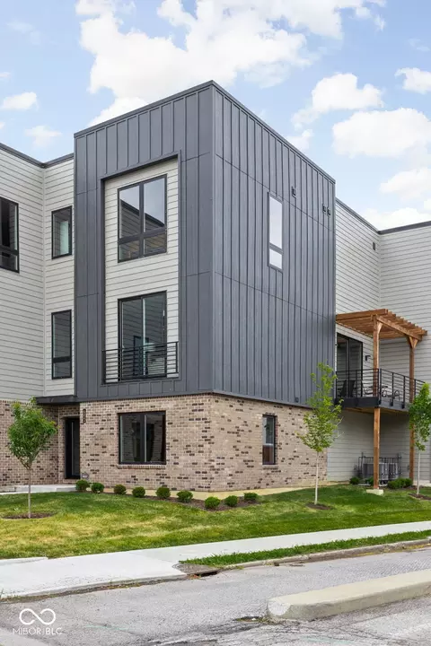 326 N Summit St, Indianapolis, IN 46201