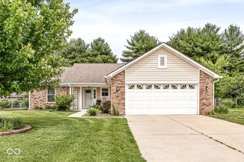 330 Southway Ct, Bargersville, IN 46106