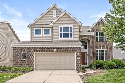 7822 Wahlberg Dr, Zionsville, IN 46077