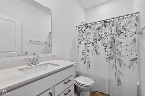 Bath - 259 Waters Edge Rd, Pendleton, IN 46064 photo 1 of 2