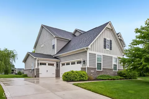 14877 Edgebrook Dr, Fishers, IN 46040