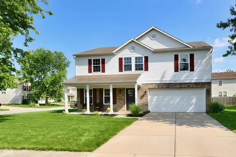 9890 Sapphire Berry Ln, Fishers, IN 46038