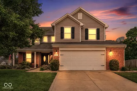 840 Ponderosa Pine Dr, Whiteland, IN 46184