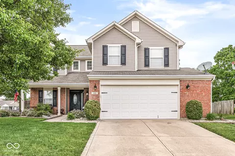840 Ponderosa Pine Dr, Whiteland, IN 46184