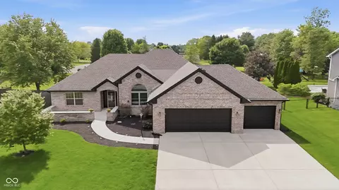 3830 S Redbird Trl, New Palestine, IN 46163