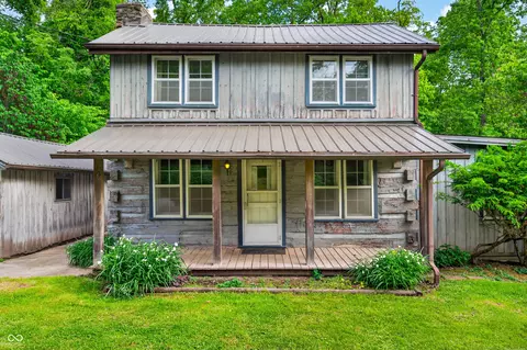 125 Dogwood Ln, Nashville, IN 47448