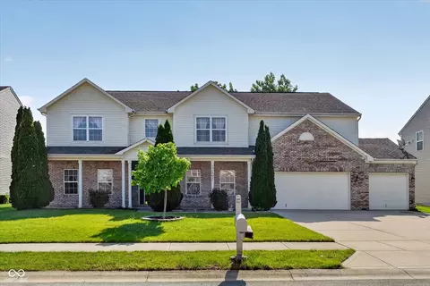 12897 Broncos Dr, Fishers, IN 46037