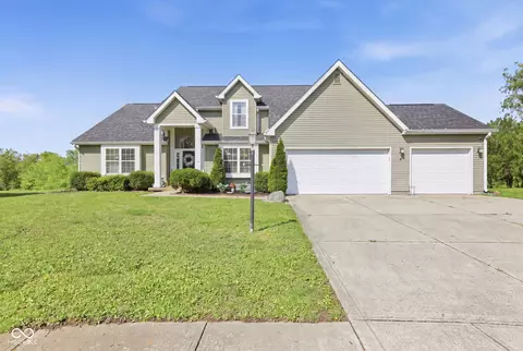 10605 Young Lake Dr, Indianapolis, IN 46239