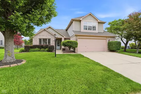 8206 Meadow Bend Dr, Indianapolis, IN 46259