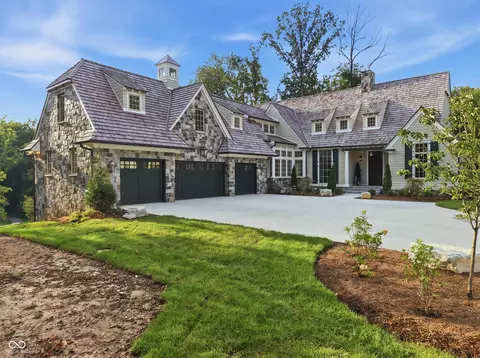 10400 Holliday Farms Blvd, Zionsville, IN 46077