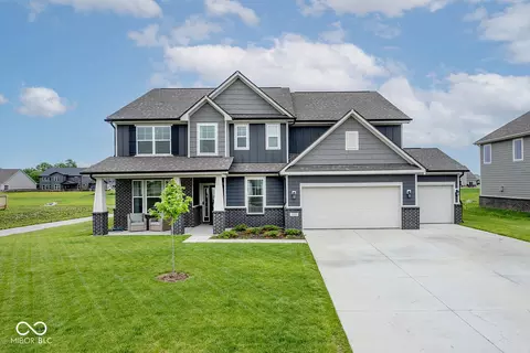 1113 Desert Path Ln, Greenwood, IN 46143