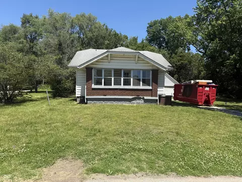 2004 E Wheeler Ave, Terre Haute, IN 47802