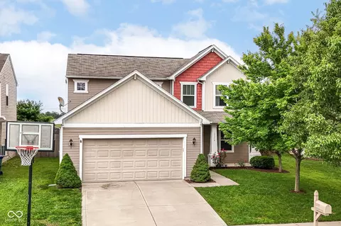 15378 Royal Grove Ct, Noblesville, IN 46060
