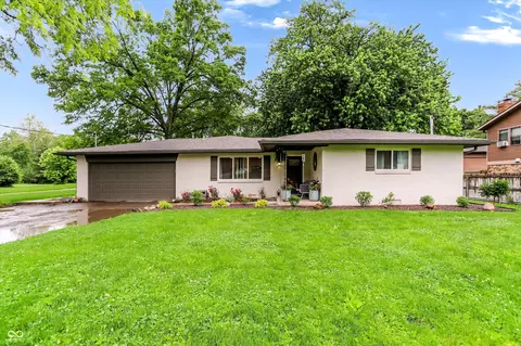 734 N Peterman Rd, Greenwood, IN 46142