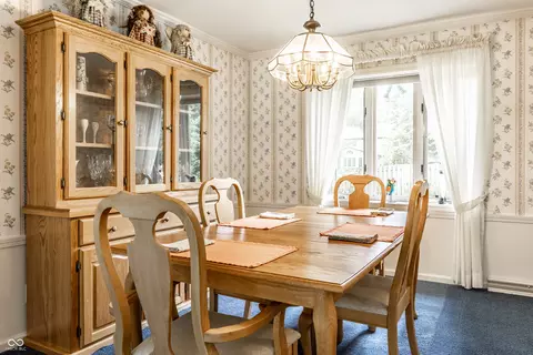 Dining - 3229 E 69th St, Indianapolis, IN 46220 photo 2 of 3