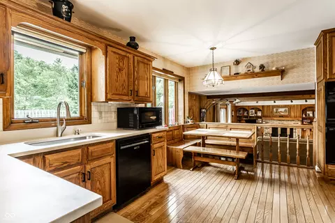 Kitchen - 3229 E 69th St, Indianapolis, IN 46220 photo 6 of 8
