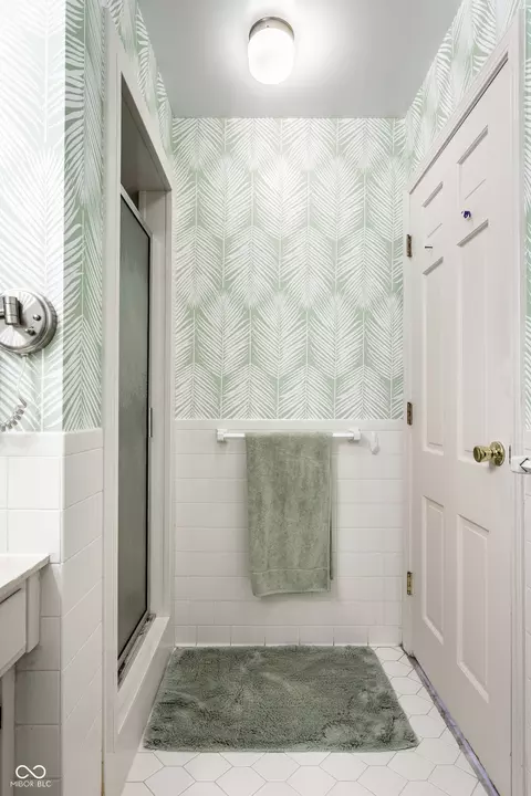 Bath - 3229 E 69th St, Indianapolis, IN 46220 photo 3 of 5