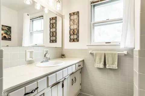 Bath - 3229 E 69th St, Indianapolis, IN 46220 photo 5 of 5