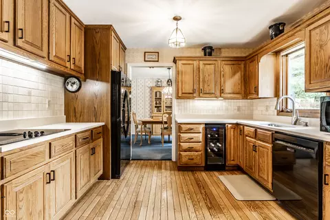 Kitchen - 3229 E 69th St, Indianapolis, IN 46220 photo 3 of 8