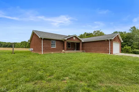 7450 W Deaver Rd, Columbus, IN 47201