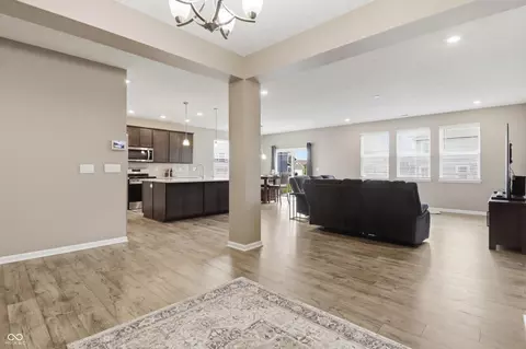 Entry Way - 275 Carrick Glen Blvd, Pendleton, IN 46064 photo 1 of 6