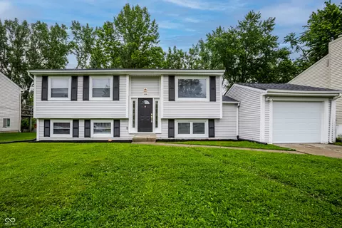 5446 Sleet Dr, Indianapolis, IN 46237