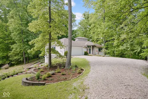 6889 Foremans Passage Rd, Nashville, IN 47448