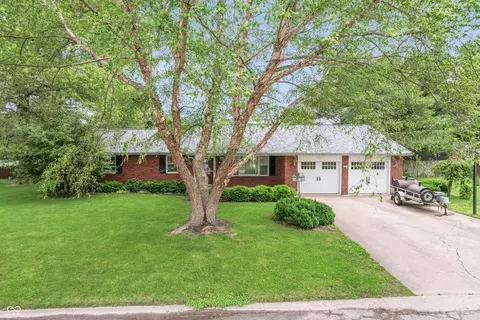 437 Schleter Ct, Seymour, IN 47274