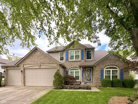 6733 Berkshire Dr, Zionsville, IN 46077