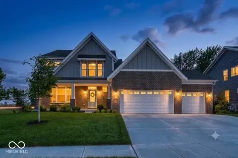 19910 Chatham Green Dr, Westfield, IN 46074
