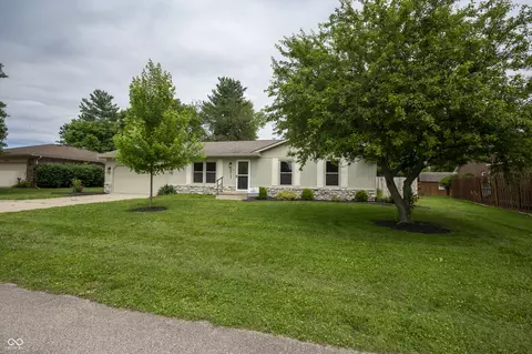 4913 N Riverside Dr, Columbus, IN 47203