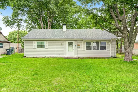 460 Southgate Dr, Greenwood, IN 46143