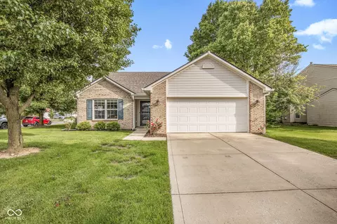 7055 Blue Ridge Dr, Noblesville, IN 46062