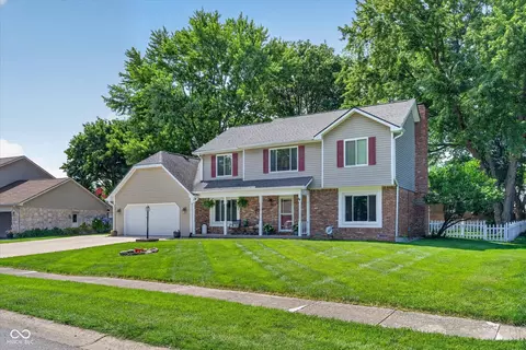 818 Sunblest Blvd, Fishers, IN 46038