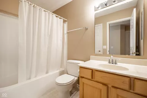 Bath - 12818 Double Eagle Dr, Carmel, IN 46033 photo 3 of 4