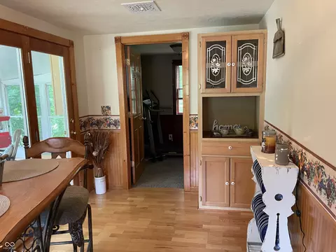 Dining - 14380 N 300 E, Covington, IN 47932 photo 1 of 2