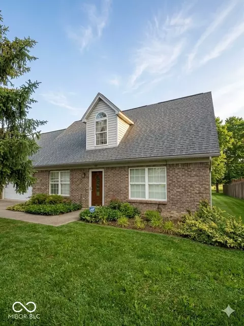 348 Greenway Dr, Scottsburg, IN 47170