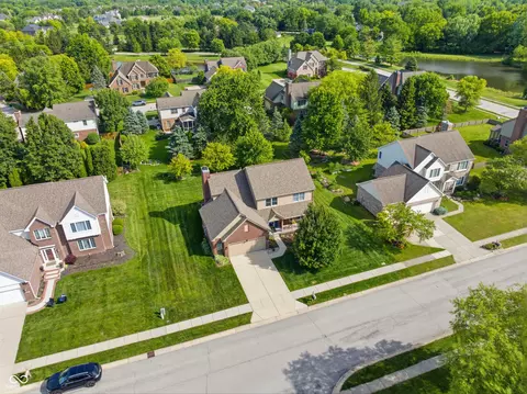 View/Area - 10909 Valley Forge Cir, Carmel, IN 46032 photo 2 of 11