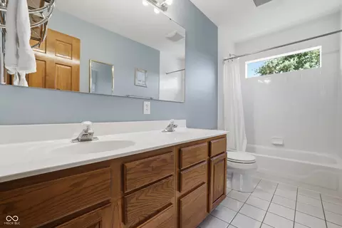 Bath - 10909 Valley Forge Cir, Carmel, IN 46032 photo 6 of 7