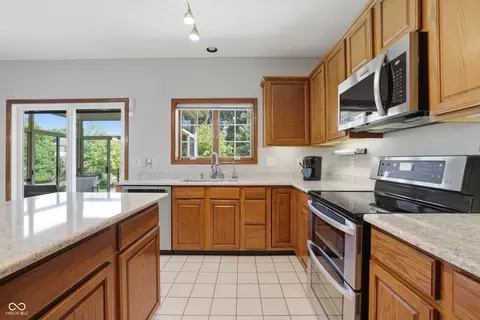 Kitchen - 10909 Valley Forge Cir, Carmel, IN 46032 photo 3 of 5