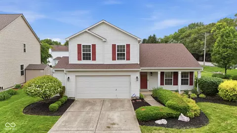 714 Laurel Wood Dr, Greenwood, IN 46143
