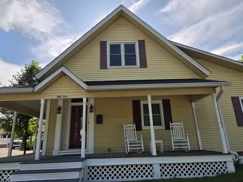 54 Church St, Southport, IN 46227