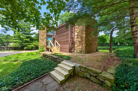 3216 Sherwood Pl, Columbus, IN 47203