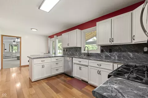 Kitchen - 9735 S 400 W, Pendleton, IN 46064 photo 3 of 4