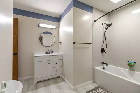 Bath - 9735 S 400 W, Pendleton, IN 46064 photo 3 of 5