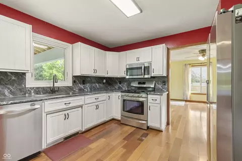 Kitchen - 9735 S 400 W, Pendleton, IN 46064 photo 2 of 4