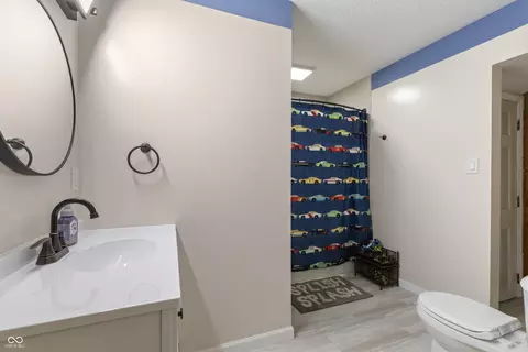 Bath - 9735 S 400 W, Pendleton, IN 46064 photo 2 of 5